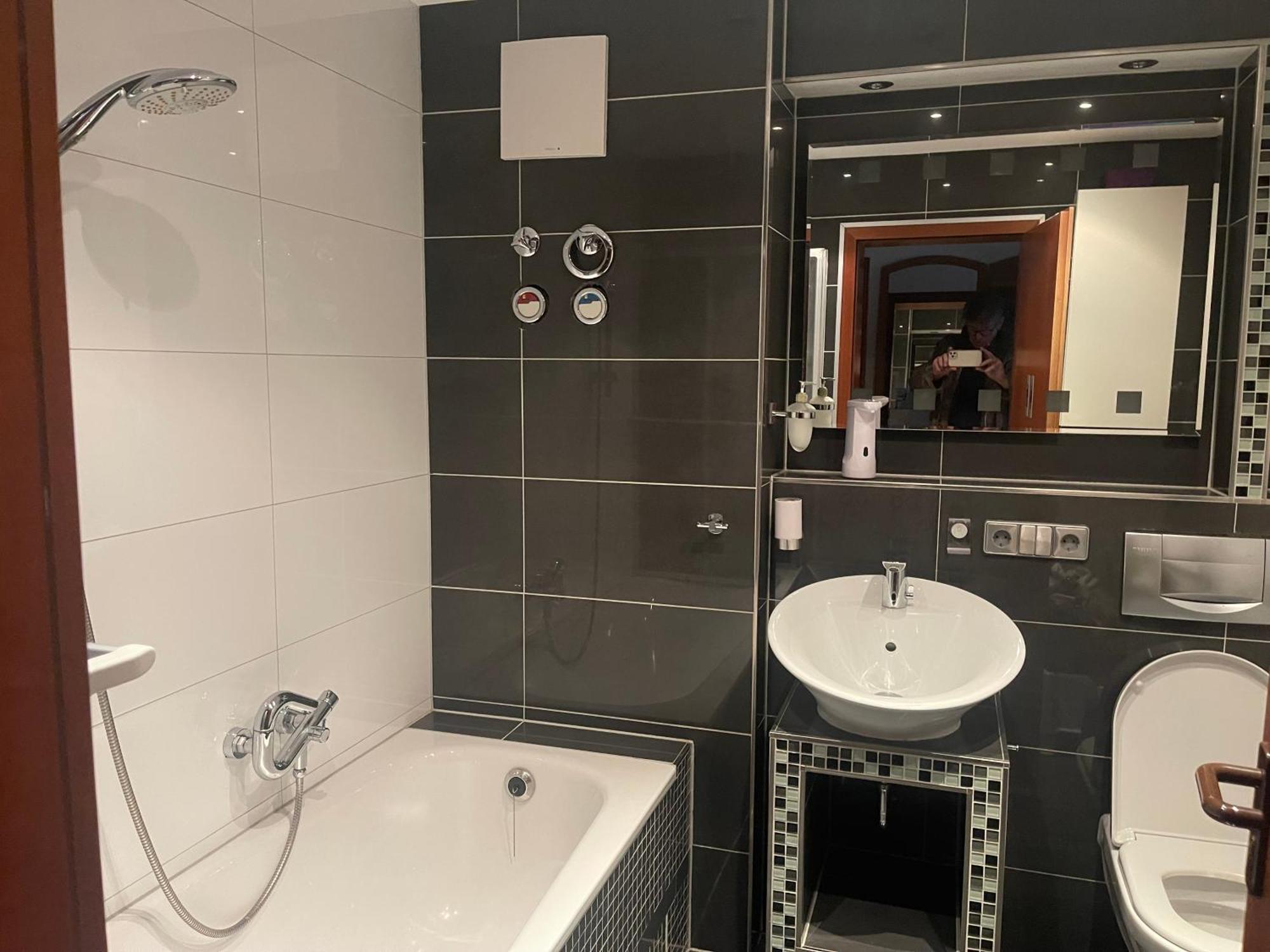 Wunderschoenes Apartment In Der Goldstadt פורצהיים מראה חיצוני תמונה